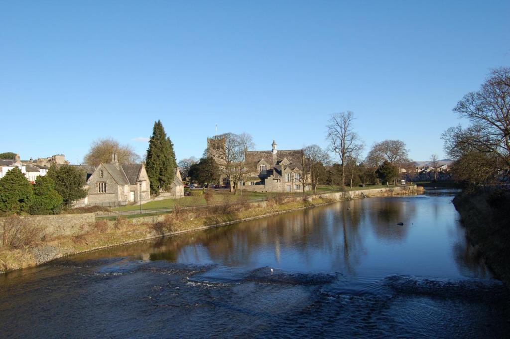 Lyndhurst Guest House Kendal Bagian luar foto